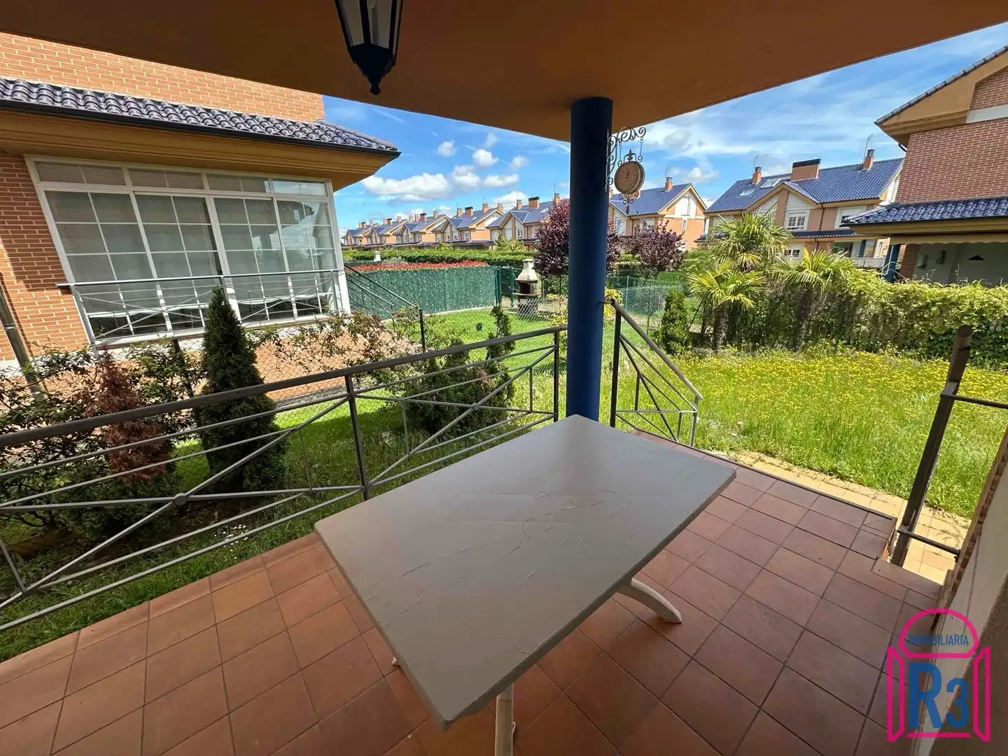 Terraza de Casa adosada en venta en Villaquilambre con Calefacción, Piscina y Amueblado