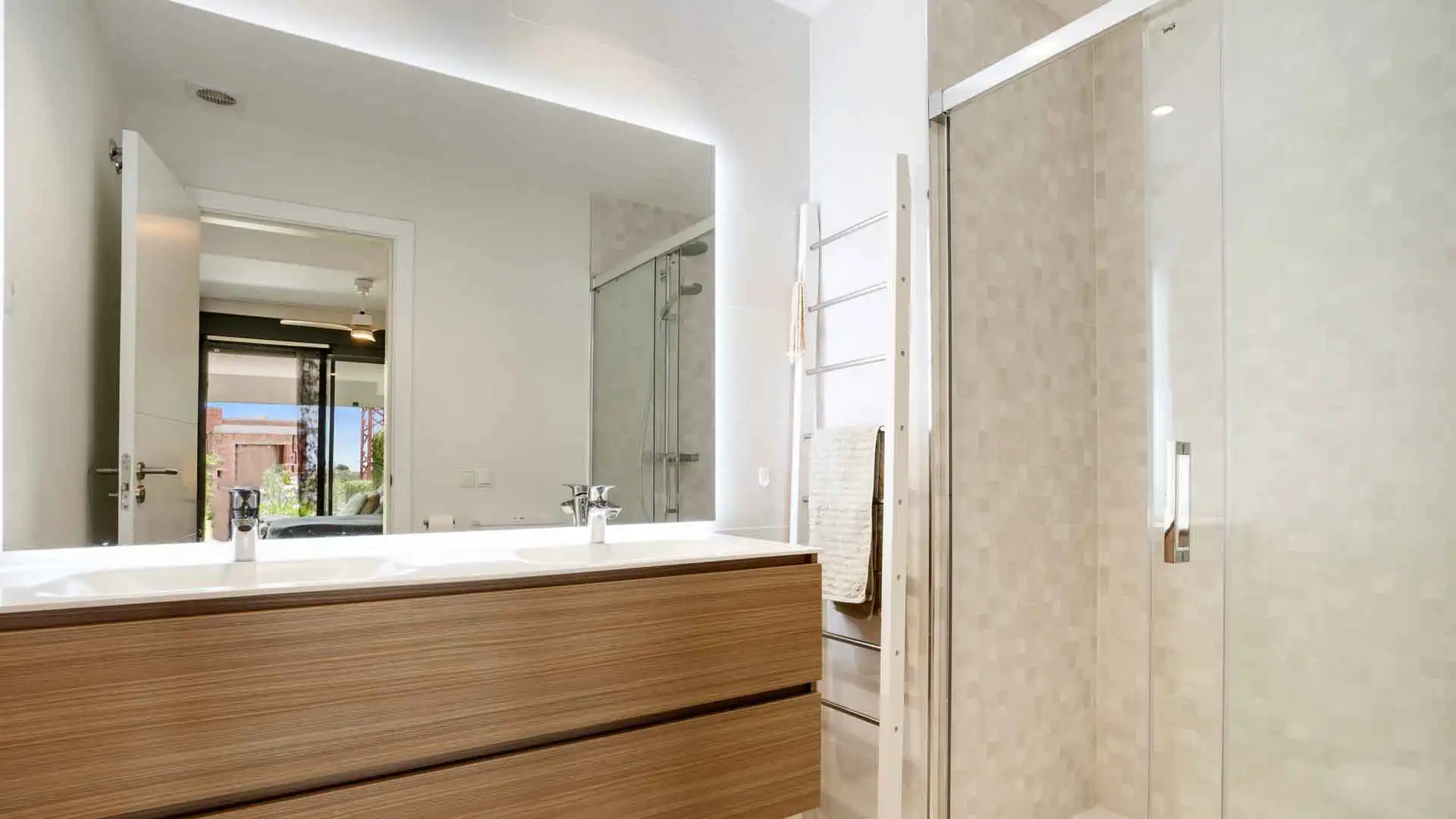 Baño de Apartamento en venta en Estepona con Aire acondicionado, Jardín privado y Terraza