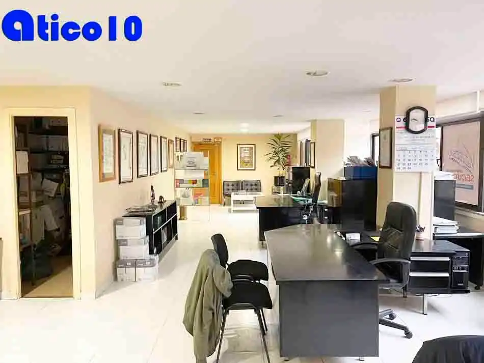 Office space with lift for sale in Centro - Casco Histórico, imagen 3