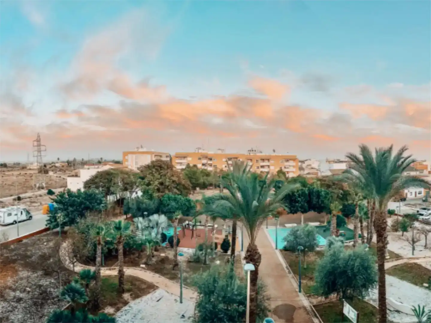 Vista exterior de Dúplex en venta en Los Montesinos con Aire acondicionado, Piscina y Amueblado