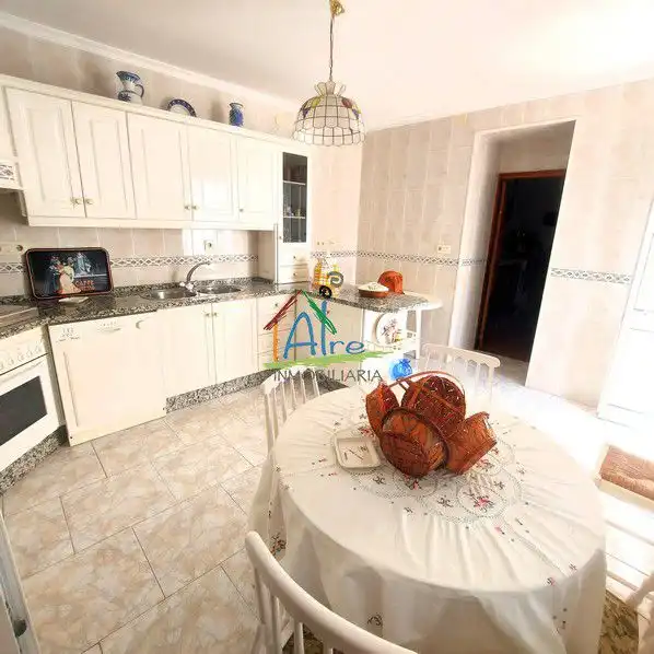 Cocina de Casa adosada en venta en Cala con Terraza, Trastero y Amueblado