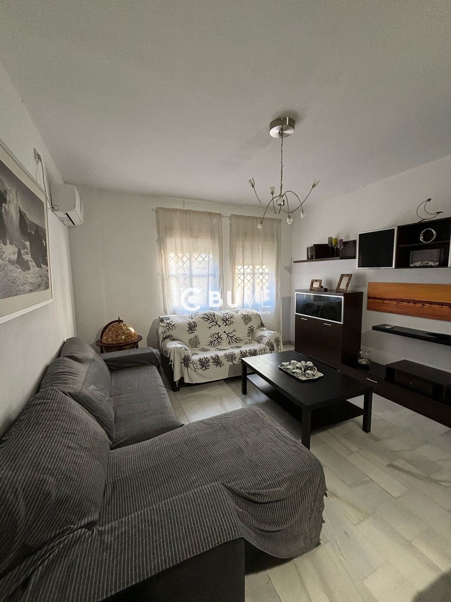 Living room of Flat for sale in  Sevilla Capital  with Air Conditioner and Furnished
