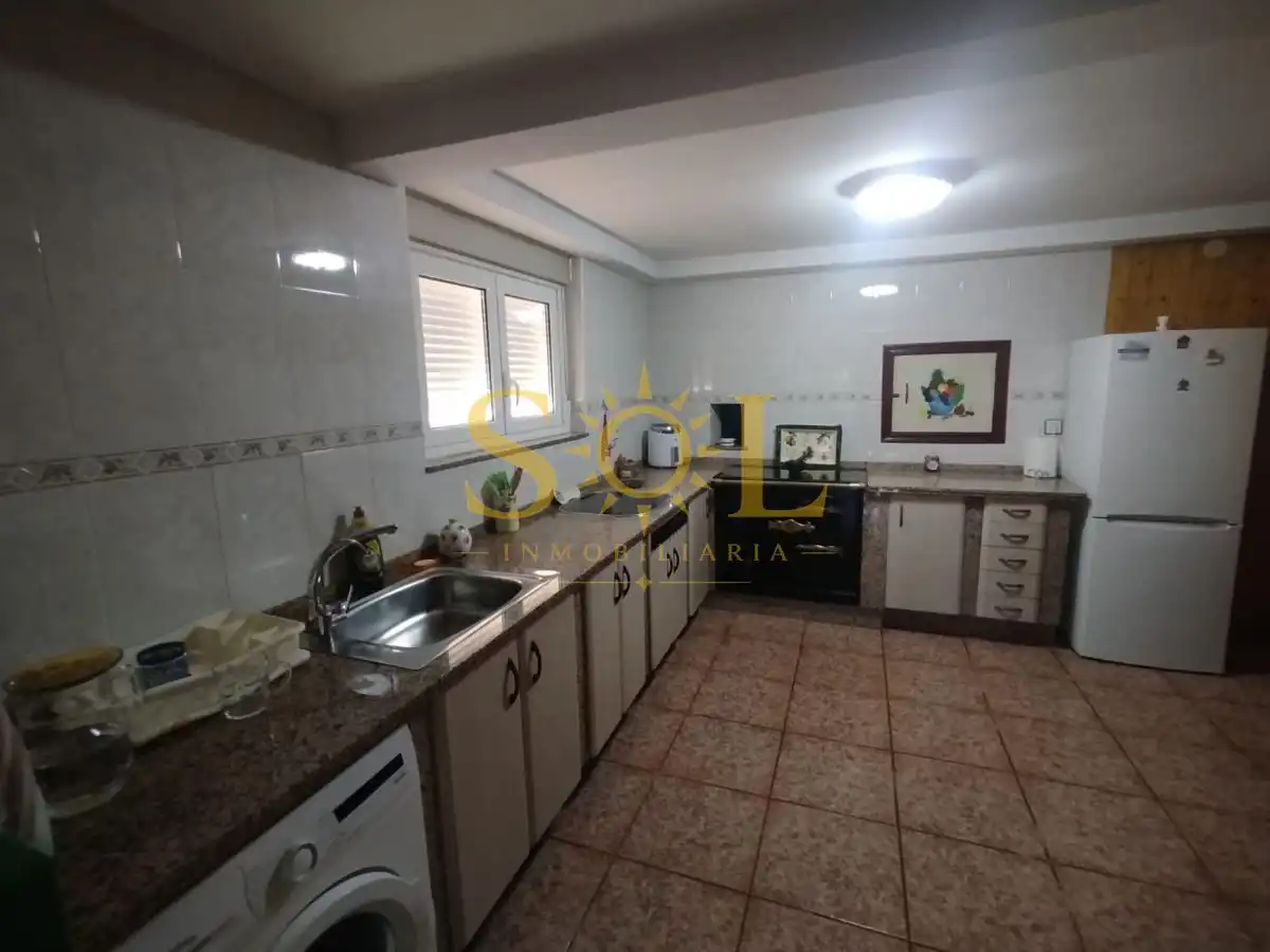 Cocina de Casa o chalet en venta en Carrocera con Calefacción, Jardín privado y Terraza