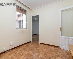 Bedroom of Flat for sale in  Madrid Capital