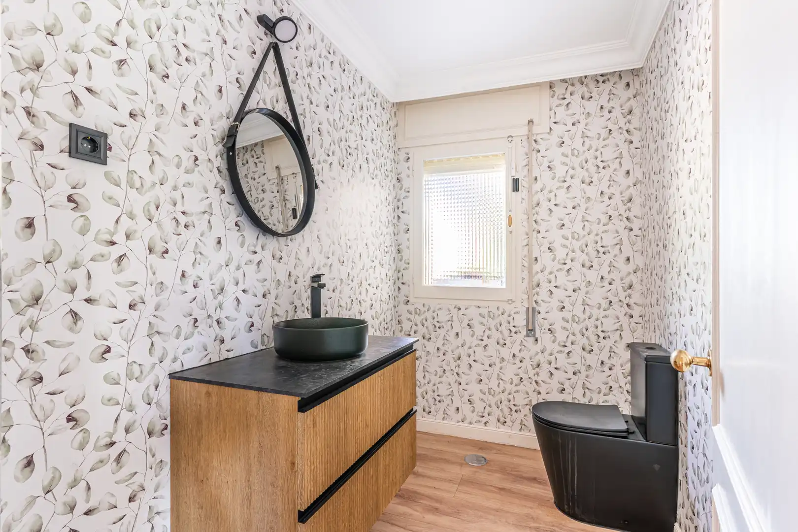 Bathroom of Houses for sale in Villanueva de la Cañada  with Air Conditioner, Heating and Private garden