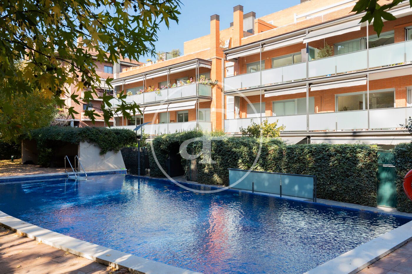 Schwimmbecken von Wohnung miete in Sant Cugat del Vallès mit Klimaanlage, Heizung und Privatgarten