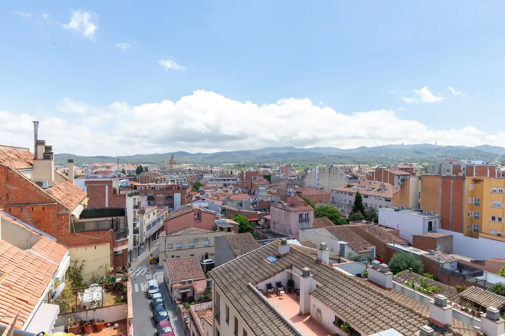 Vista exterior de Estudi en venda en Sant Cugat del Vallès amb Aire condicionat, Calefacció i Balcó
