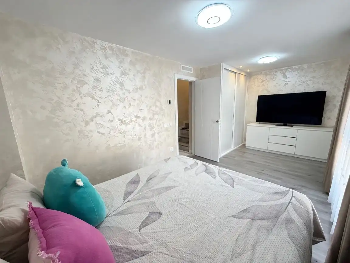 Dormitori de Casa o xalet en venda en Azuqueca de Henares amb Aire condicionat, Calefacció i Terrassa