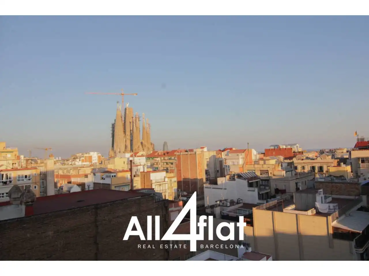 Außenansicht von Dachboden zur Miete in Barcelona mit Klimaanlage, Parkett und Terrasse