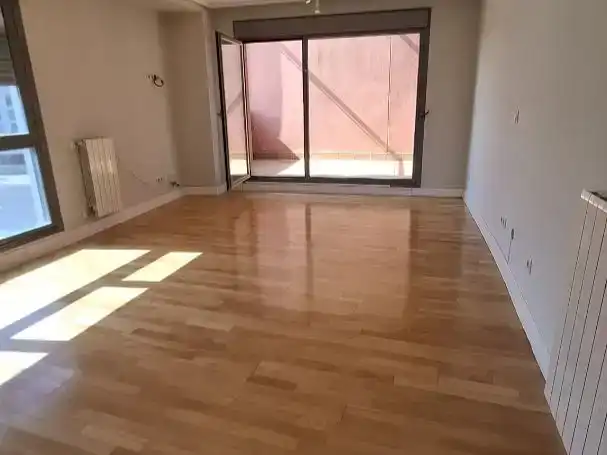 Wohnzimmer von Wohnung zur Miete in  Madrid Capital mit Klimaanlage und Schwimmbad