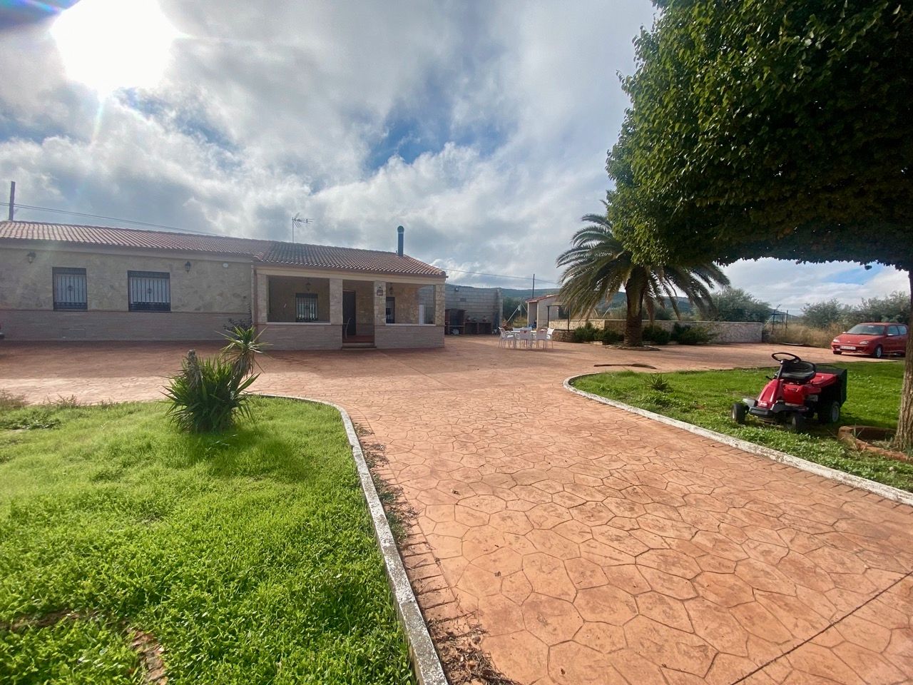 Exterior view of House or chalet for sale in Argamasilla de Calatrava  with Air Conditioner, Heating and Private garden