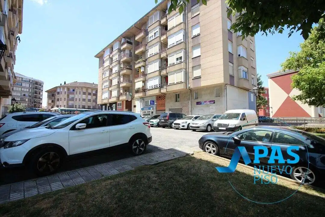 Parking de Piso en venta en Camargo con Terraza, Trastero y Amueblado