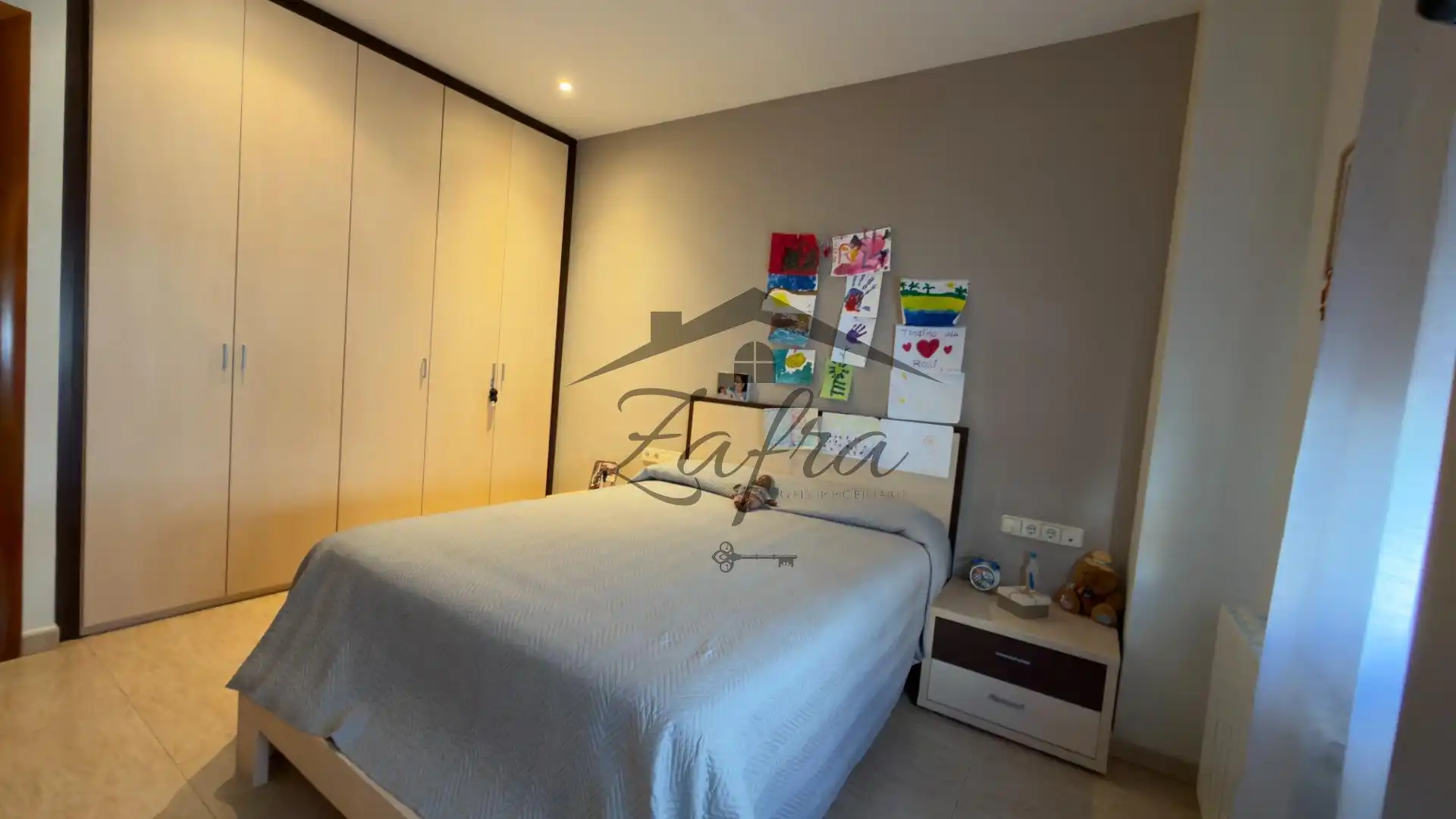 Habitación de Casa adosada en venta en Badalona con Calefacción y Terraza