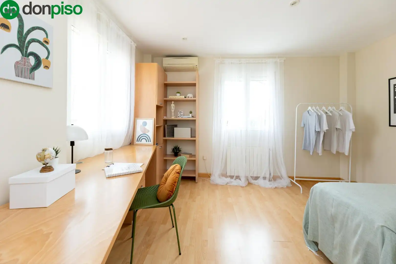 Habitación de Casa o chalet en venta en Granada con Aire acondicionado, Calefacción y Jardín privado