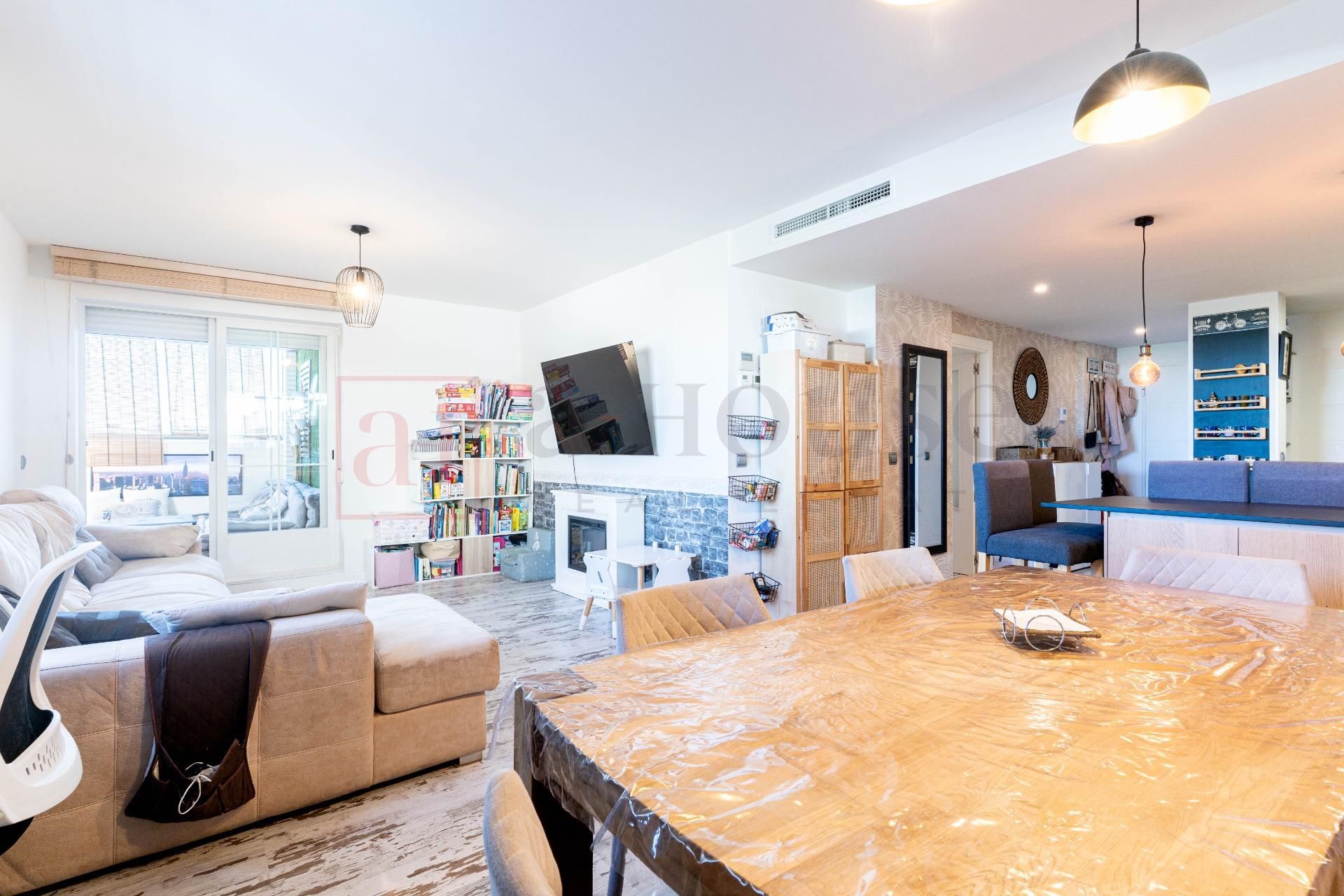 Living room of Flat for sale in Pinto  with Air Conditioner, Heating and Terrace