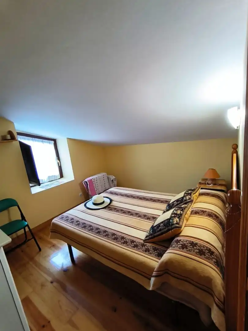 Habitación de Finca rústica en venta en Medina de Pomar con Calefacción, Jardín privado y Amueblado