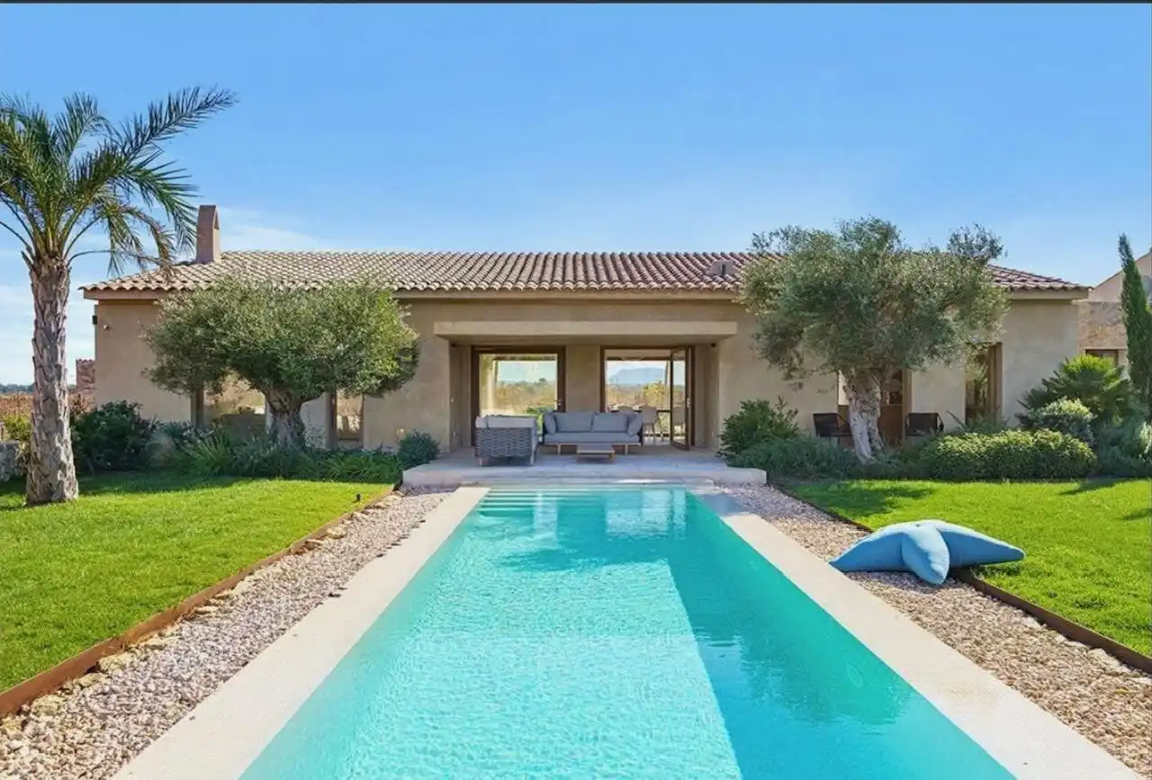 Casa rústica con piscina en venta en Sencelles