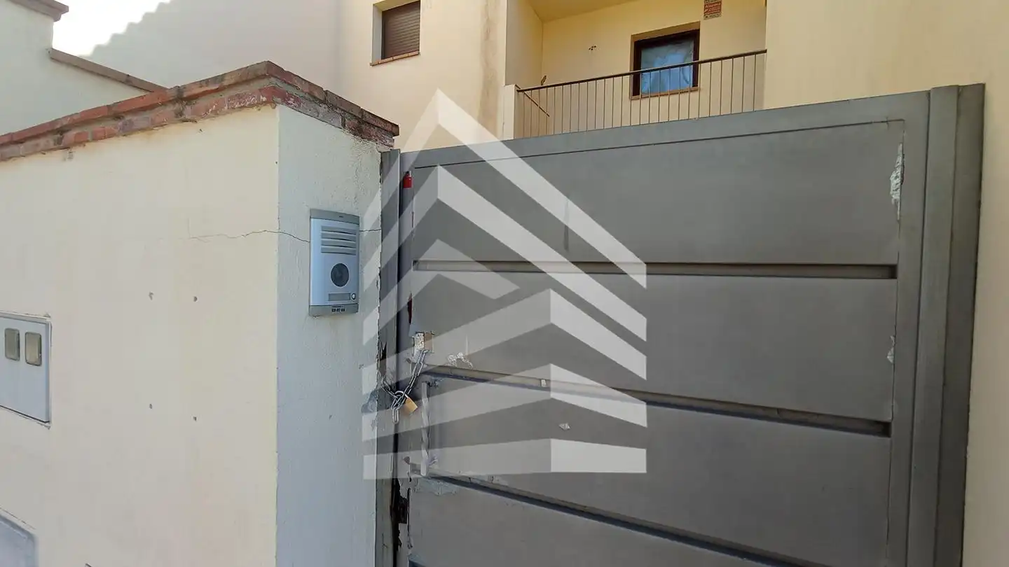 Adosado con terraza en venta en Plaça Gala Placídia, imagen 3