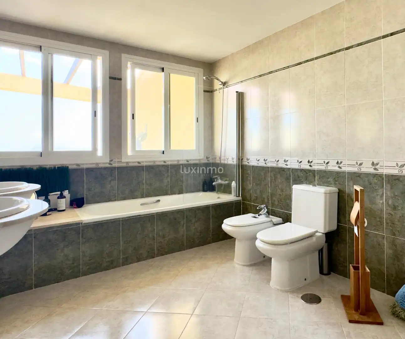 Bathroom of Detached homes for rent in Altea la Vella