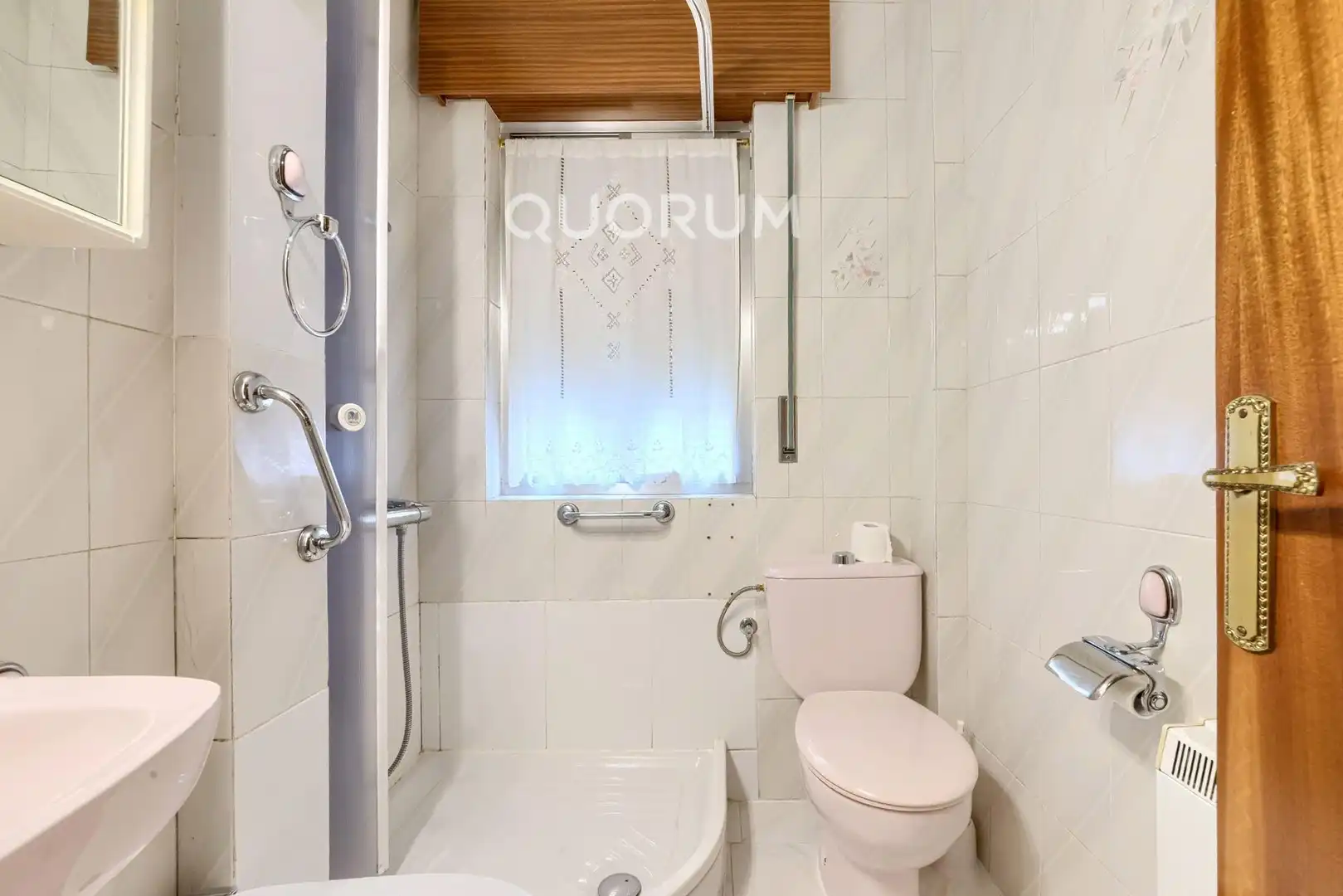 Baño de Piso en venta en Basauri  con Calefacción, Trastero y Amueblado