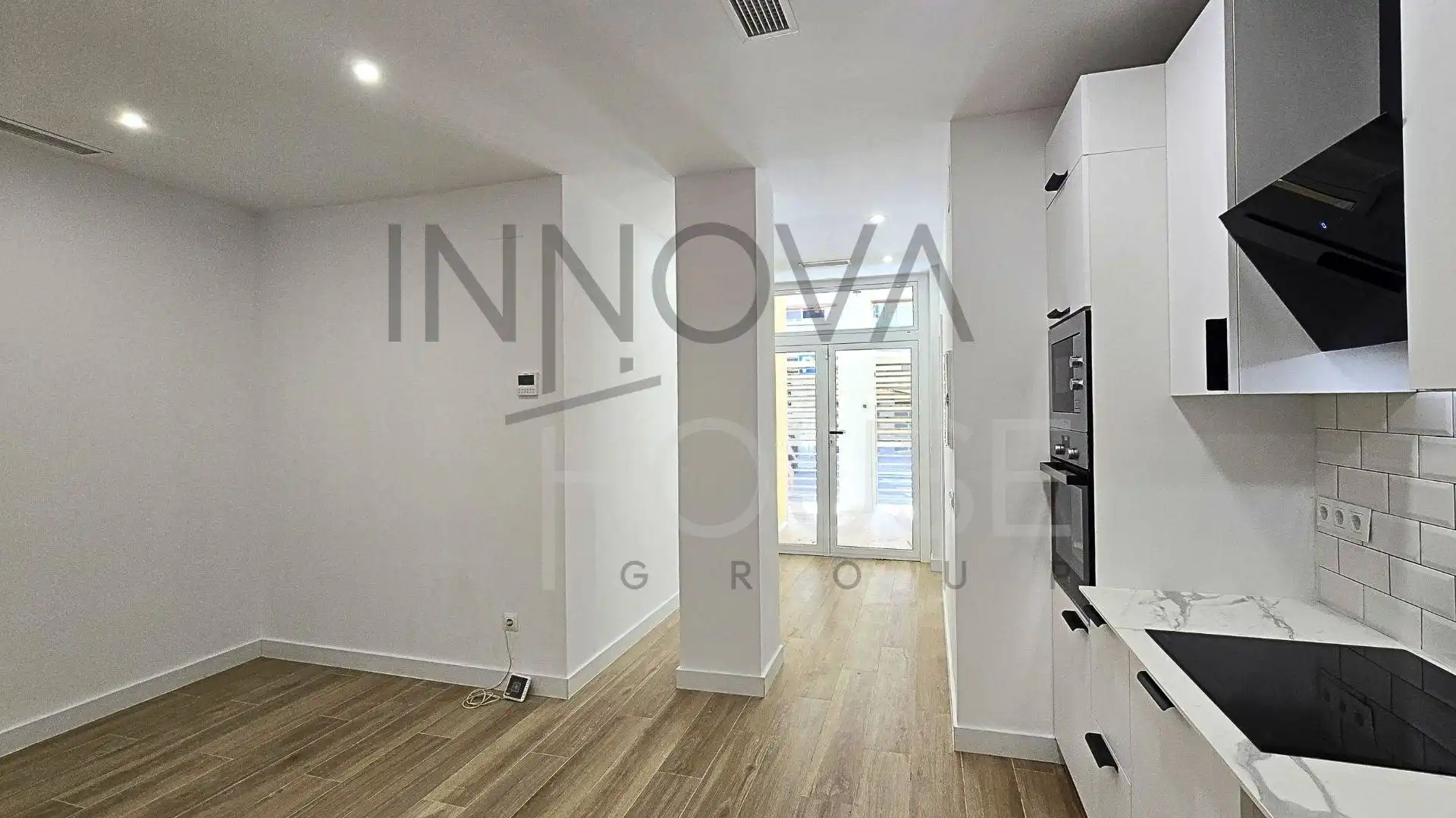 Planta baja en venta en Carrer de les Aigües del Llobregat, La Florida