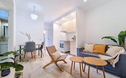 Living room of Flat for sale in  Madrid Capital  with Heating and Alarm