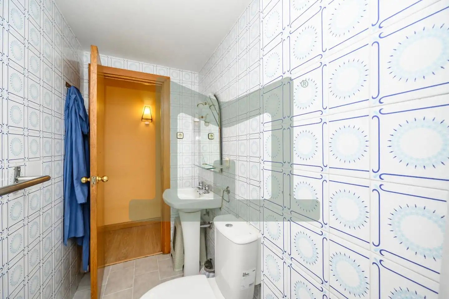 Bathroom of Flat for sale in San Fernando de Henares  with Air Conditioner, Heating and Storage room