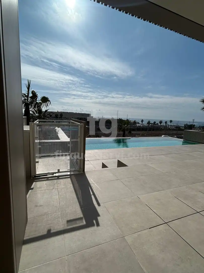 Piscina de Piso de alquiler en Mataró con Aire acondicionado, Calefacción y Terraza