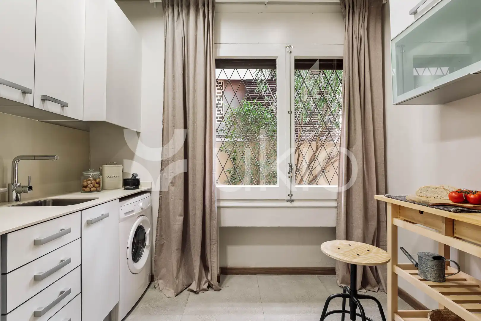 Jardí de Apartament de lloguer en Barcelona amb Aire condicionat, Calefacció i Moblat