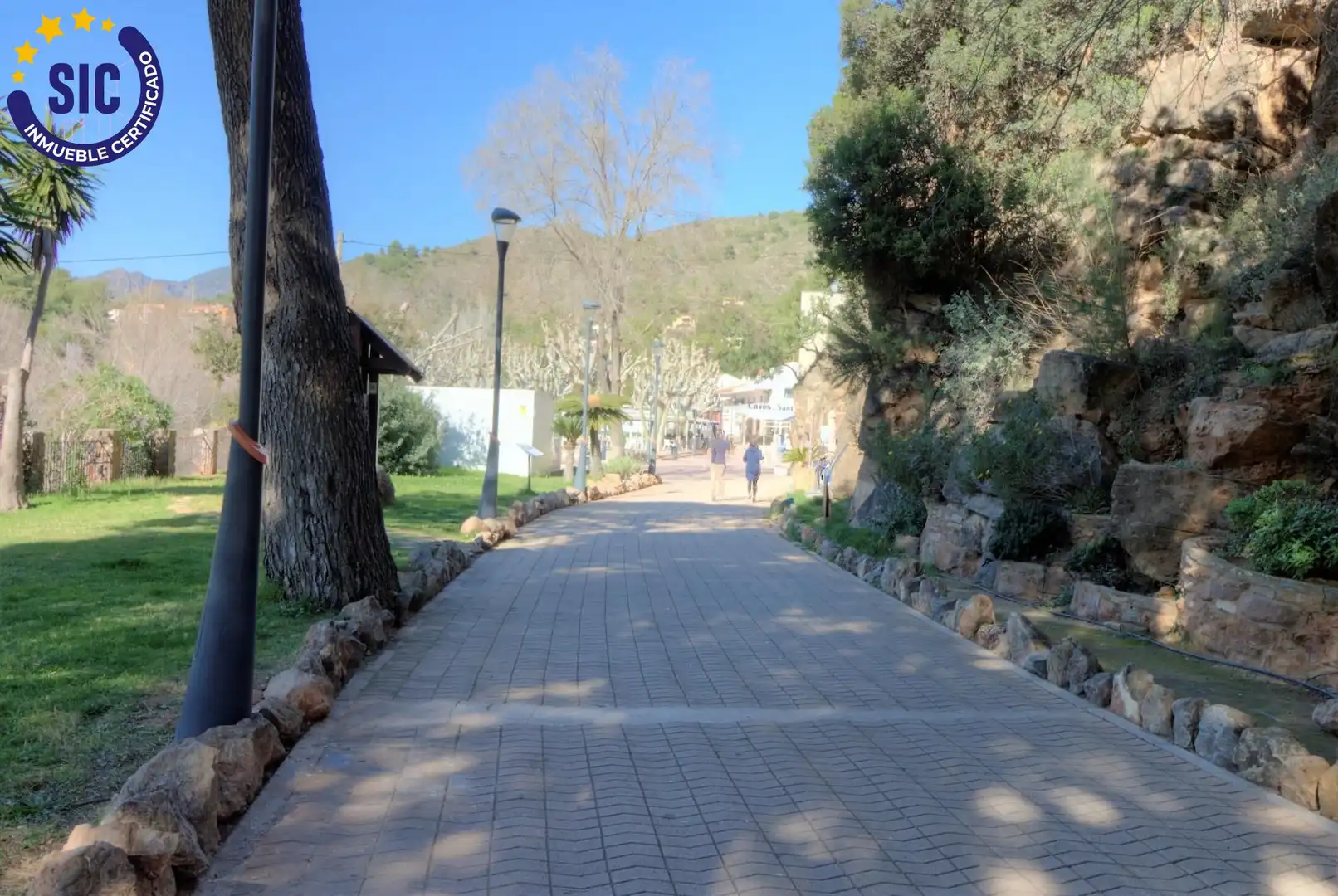 Vista exterior de Garatge en venda en La Vall d'Uixó