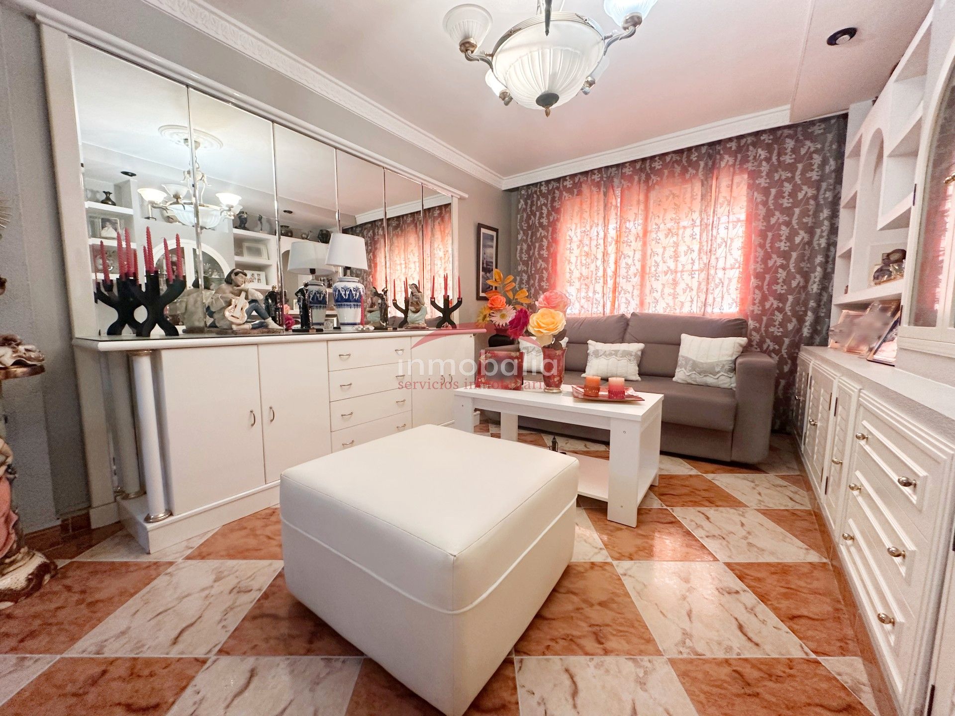 Living room of Flat for sale in  Sevilla Capital  with Air Conditioner and Storage room