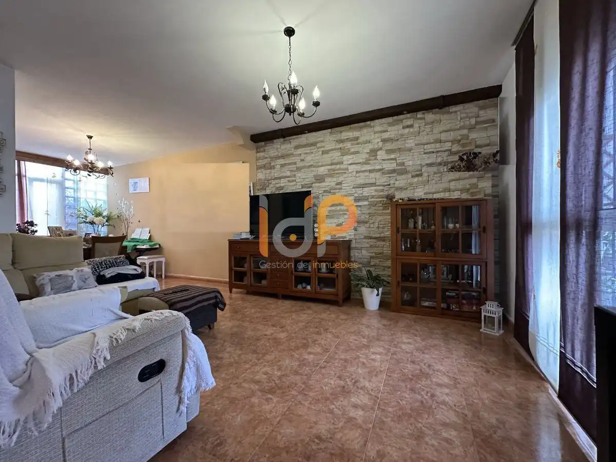Sala d'estar de Dúplex en venda en Taberno amb Balcó