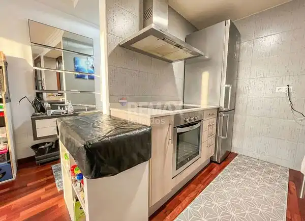 Cocina de Piso en venta en Vigo  con Calefacción y Trastero