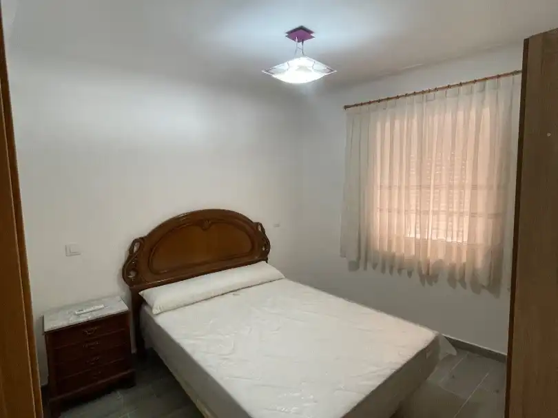 Habitación de Piso de alquiler en Membrillera con Aire acondicionado, Calefacción y Amueblado