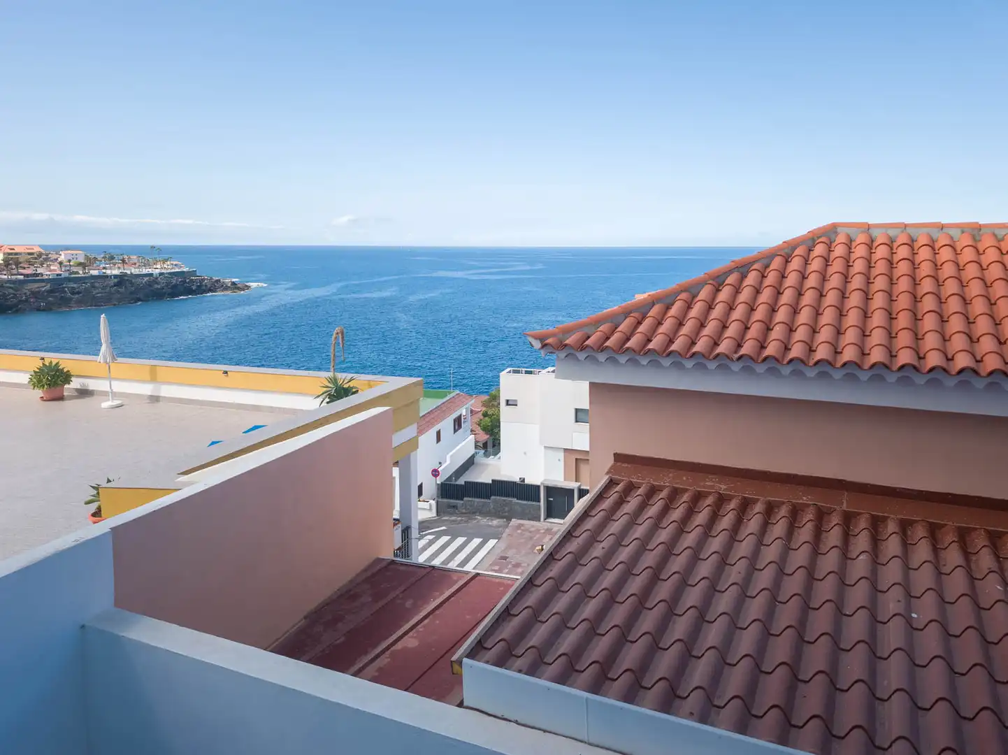 Außenansicht von Wohnungen zum Verkauf in Santiago del Teide mit Terrasse, Möbliert und Gemeinschaftspool