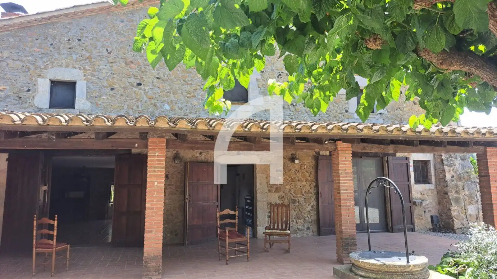 Vista exterior de Casa o xalet de lloguer en Aiguaviva amb Calefacció, Jardí privat i Terrassa