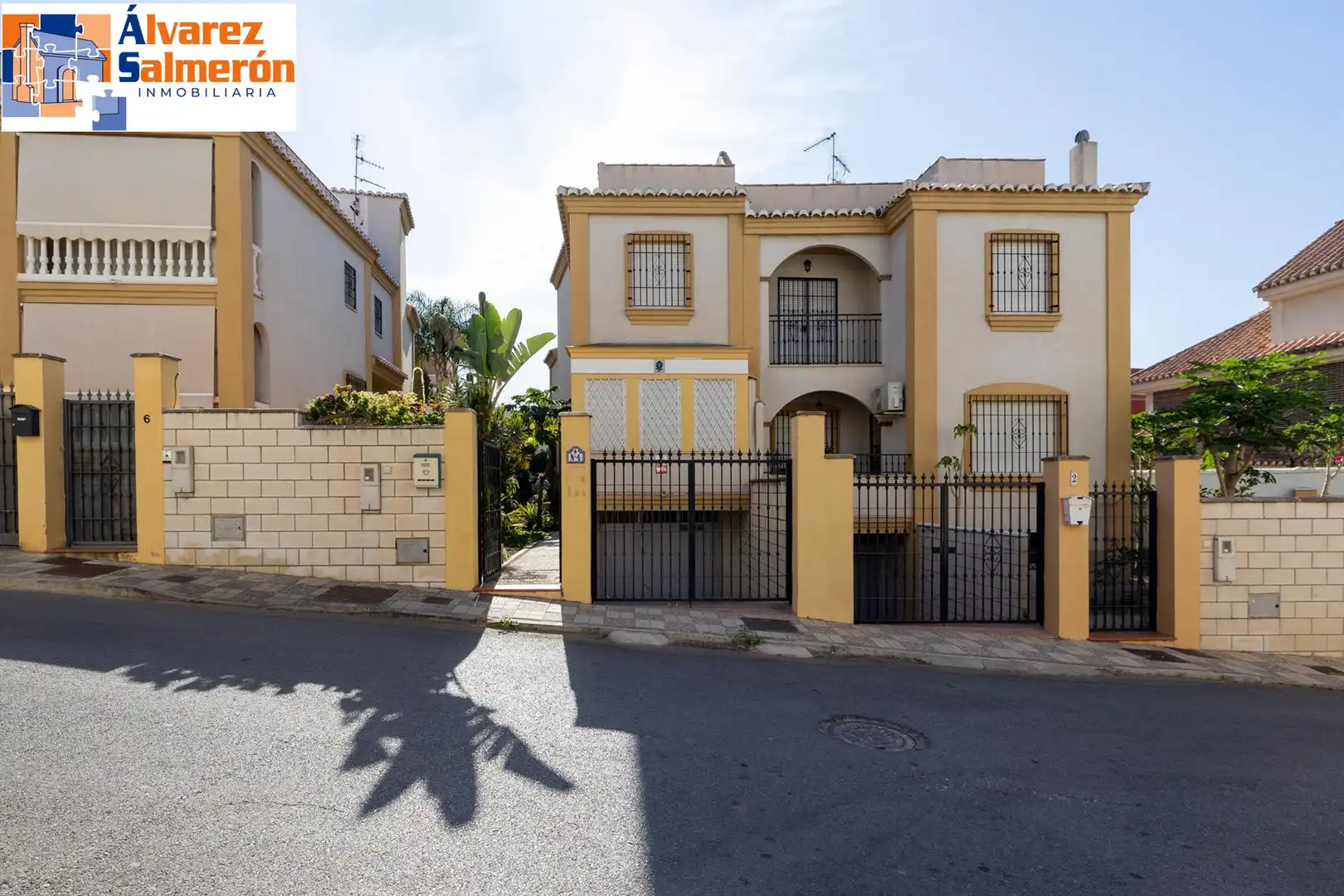 Terraced house with garden for sale in Calle Calle Aperos del Pilar