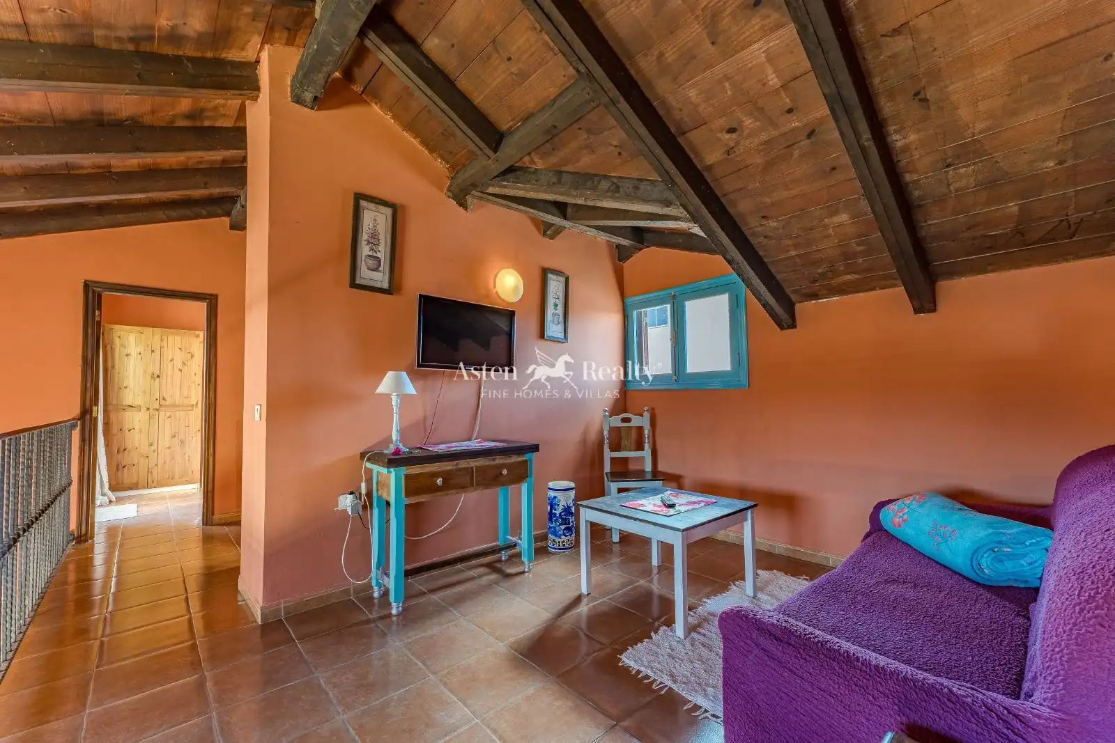 Sala d'estar de Casa adosada en venda en San Miguel de Abona amb Jardí privat, Terrassa i Moblat