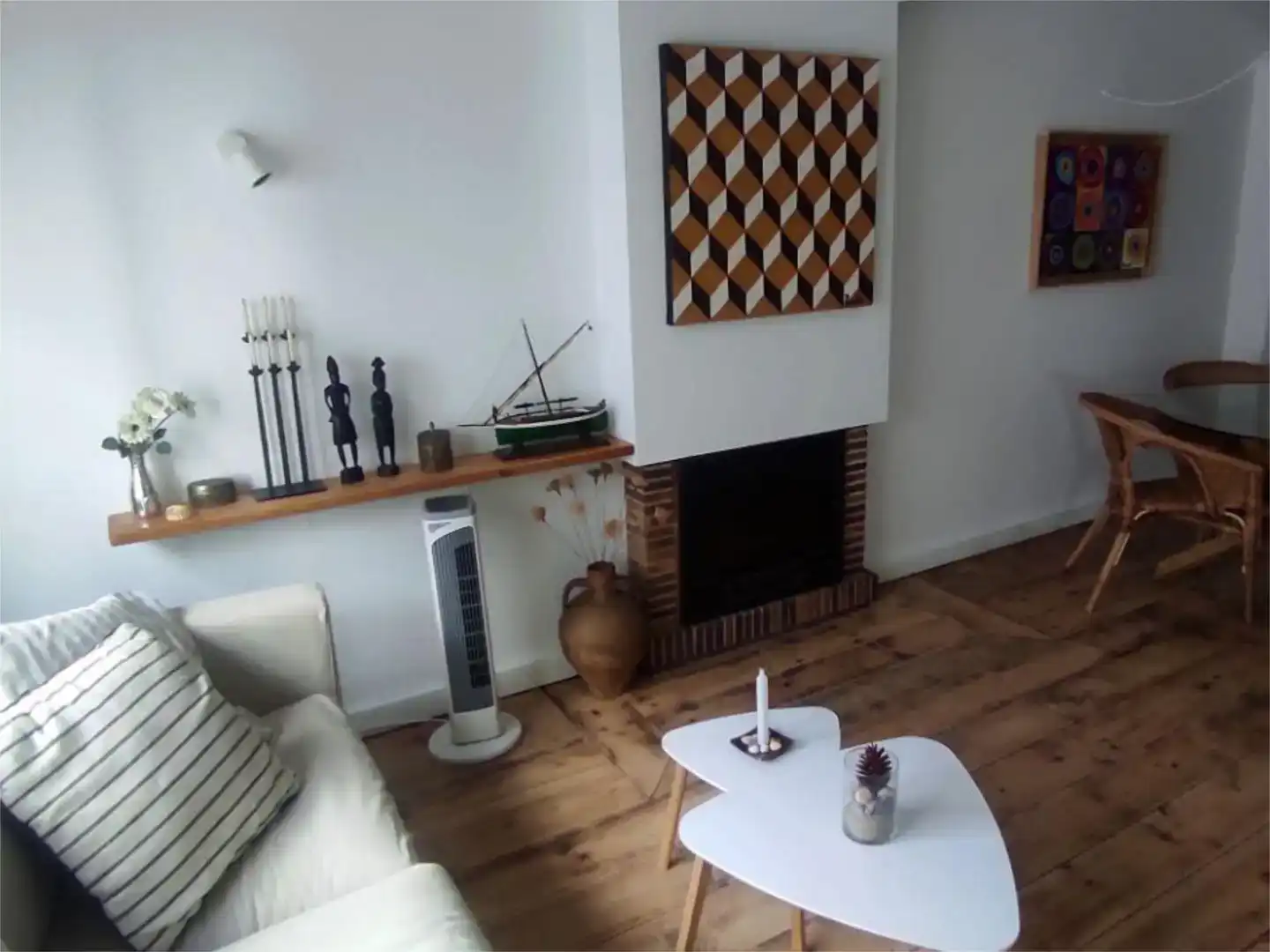 Sala de estar de Casa adosada en venta en L'Escala con Aire acondicionado y Balcón