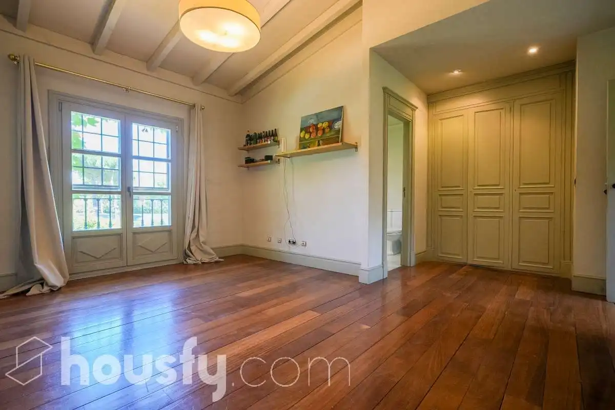 Living room of Houses for sale in Pozuelo de Alarcón  with Air Conditioner, Heating and Private garden