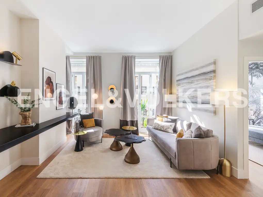 Living room of Flat for rent in  Valencia Capital  with Air Conditioner, Heating and Parquet flooring