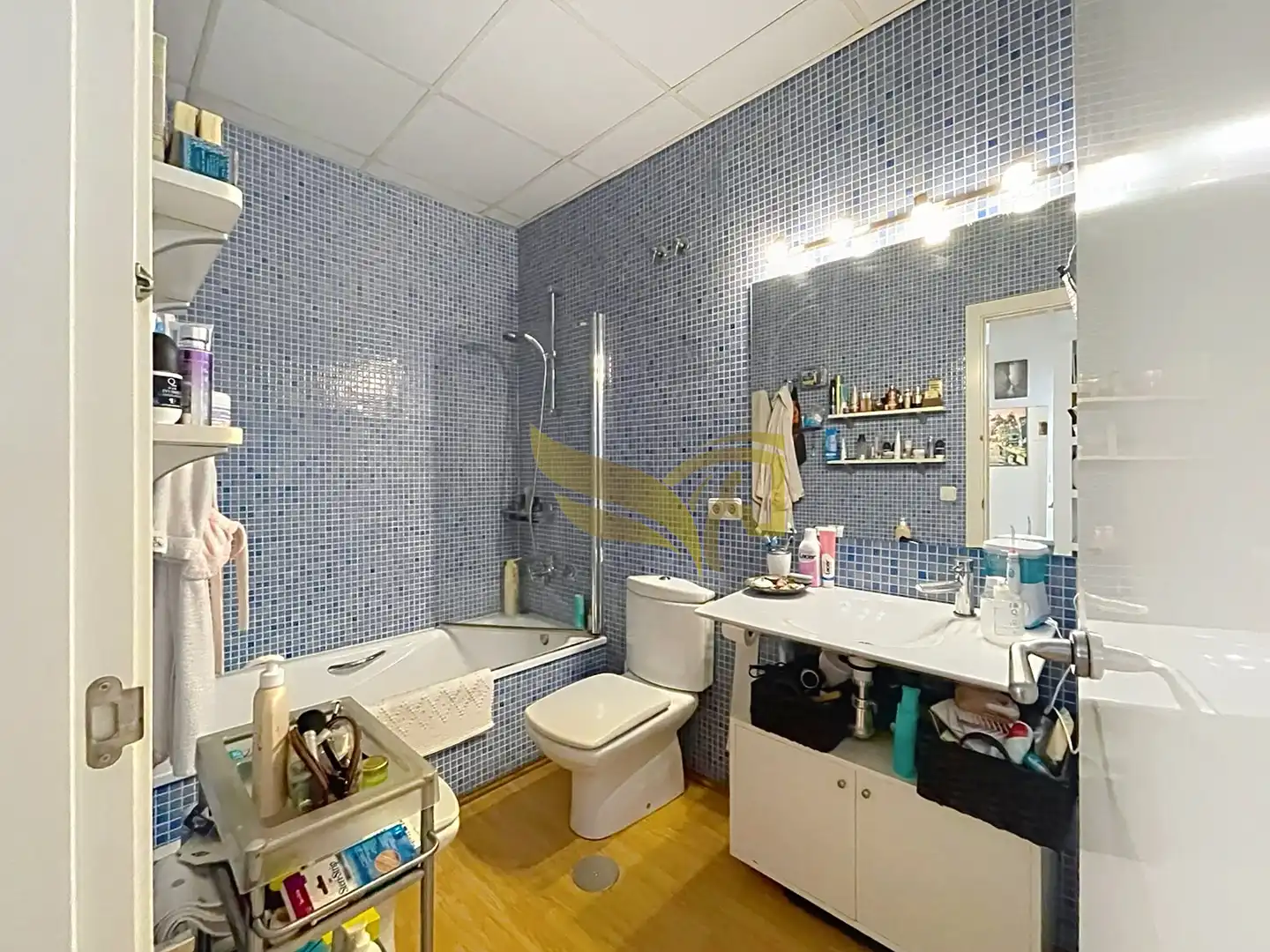Bathroom of Flat for sale in Sevilla  with Air Conditioner, Heating and Storage room