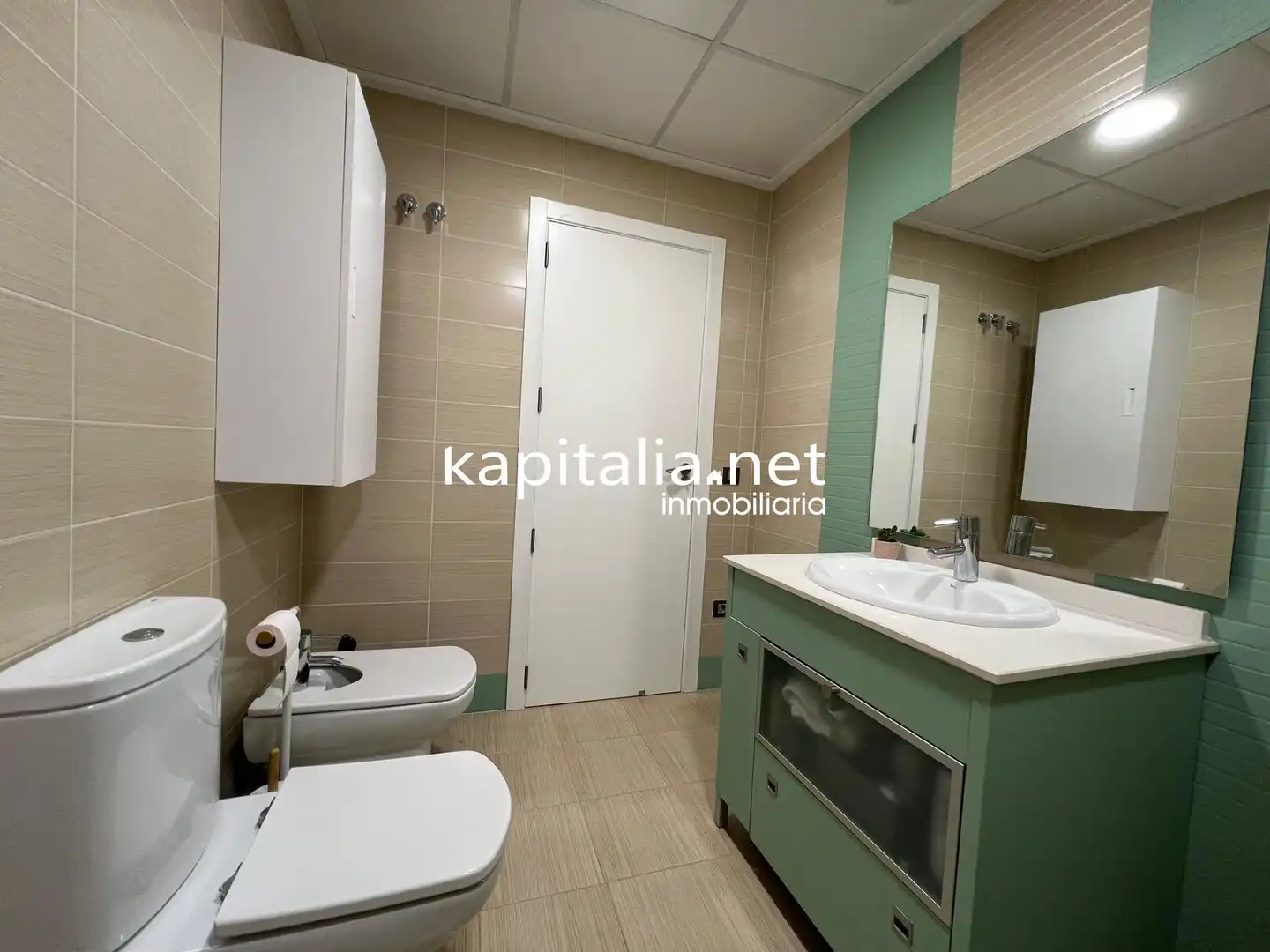 Bathroom of Flat for sale in Ontinyent  with Air Conditioner, Heating and Storage room
