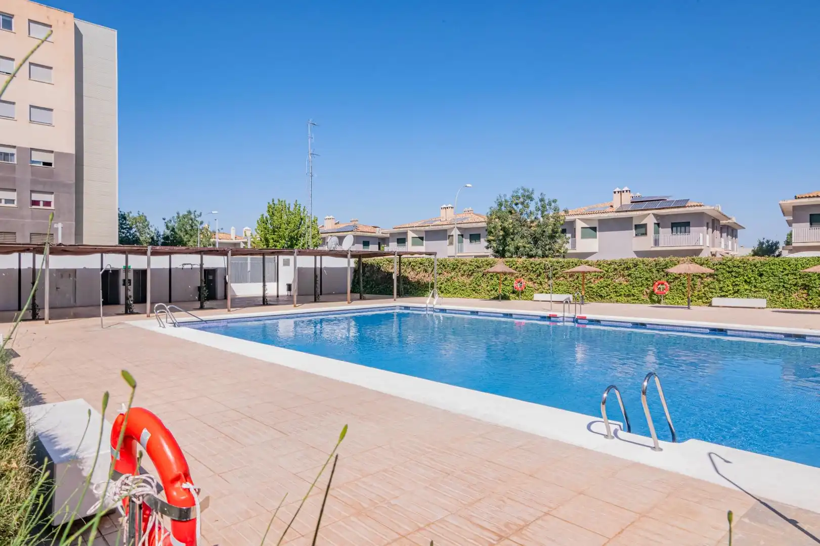 Piscina de Planta baixa en venda en Alhendín amb Aire condicionat, Jardí privat i Terrassa
