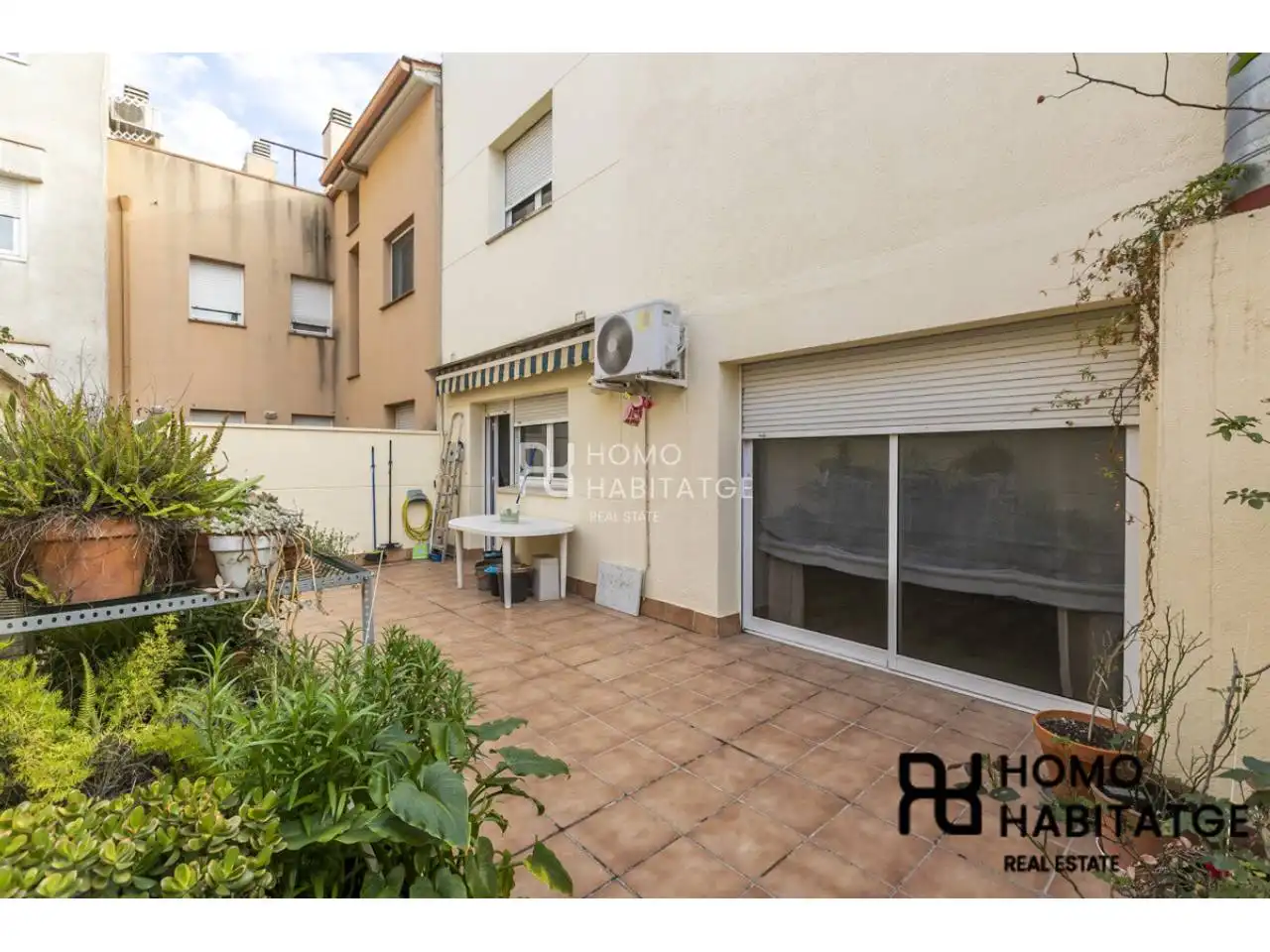 Vista exterior de Casa o xalet en venda en Sabadell amb Aire condicionat, Calefacció i Terrassa