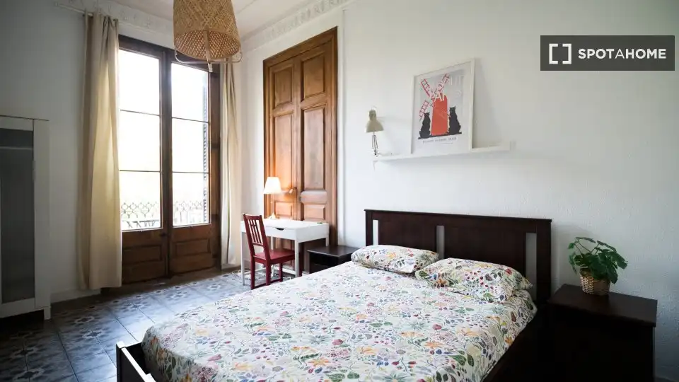 Bedroom of Flat for share in Barcelona  with Air Conditioner, Heating and Furnished