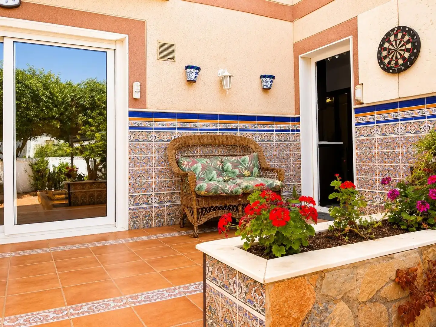 Terrassa de Casa o xalet en venda en Roquetas de Mar amb Aire condicionat, Calefacció i Jardí privat