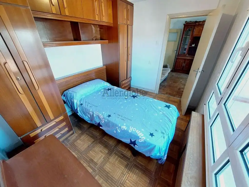 Habitación de Piso en venta en Oviedo  con Calefacción