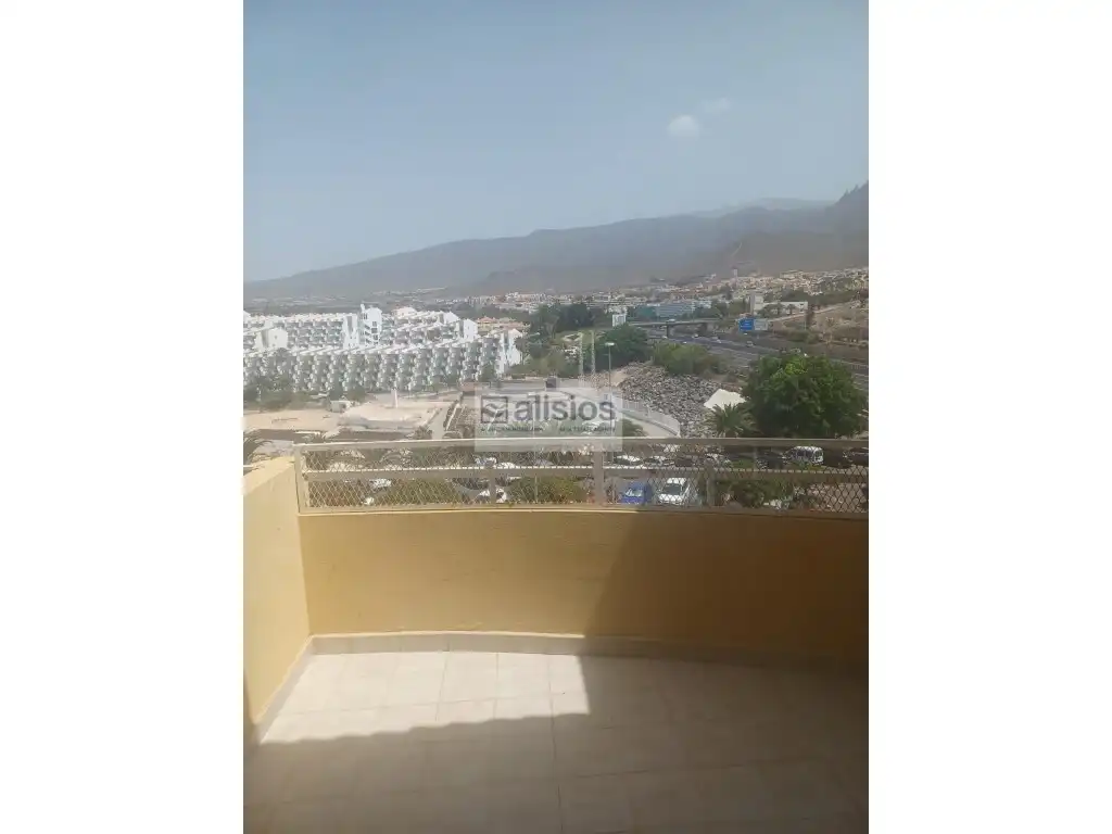 Vista exterior de Apartamento en venta en Adeje