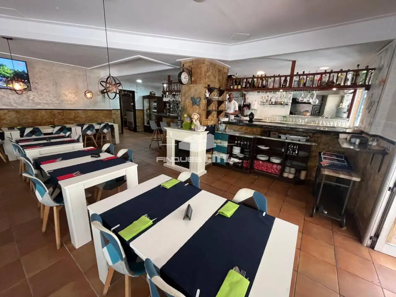 Local comercial en traspàs a Els Pins